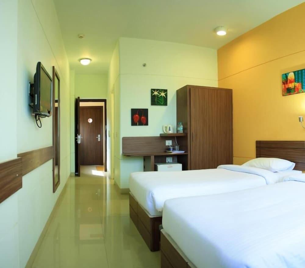 East Delhi Hotel New Delhi Bagian luar foto