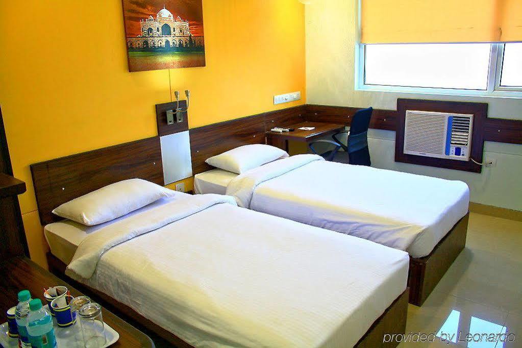 East Delhi Hotel New Delhi Bagian luar foto